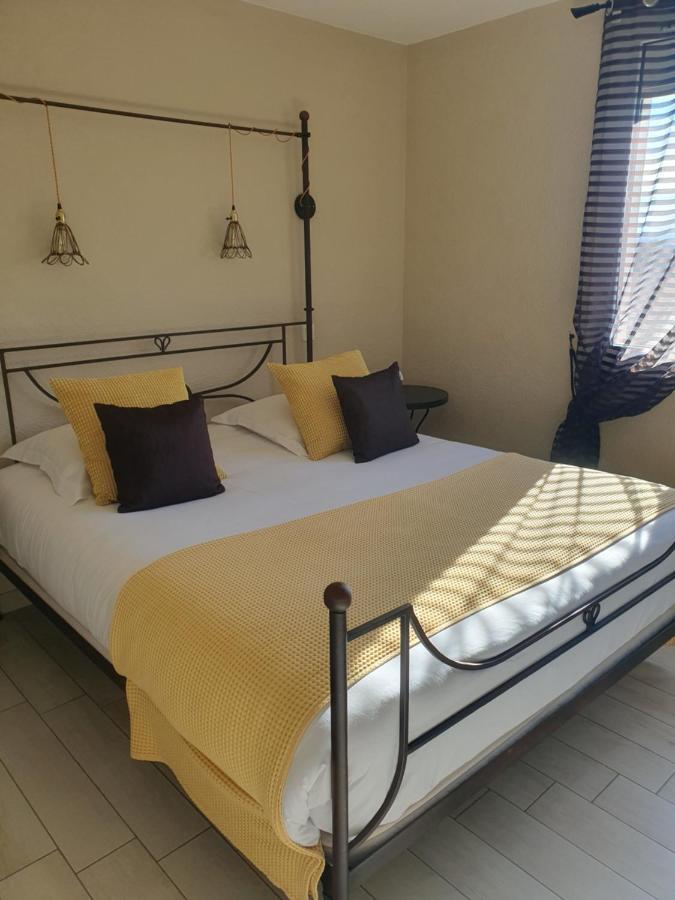 Le Mas Des Quintrands Manosque - Motel De Charme