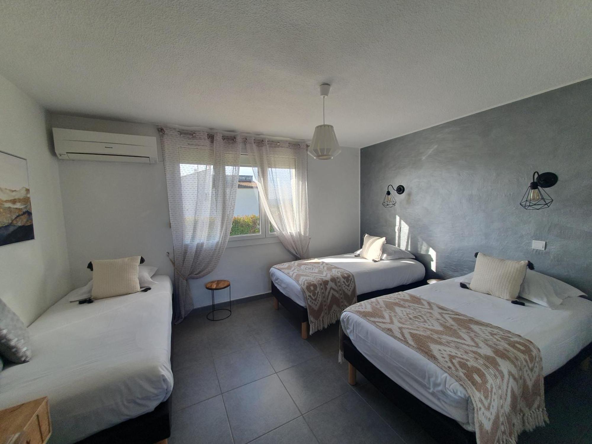 Le Mas Des Quintrands Manosque - Motel De Charme Hotel